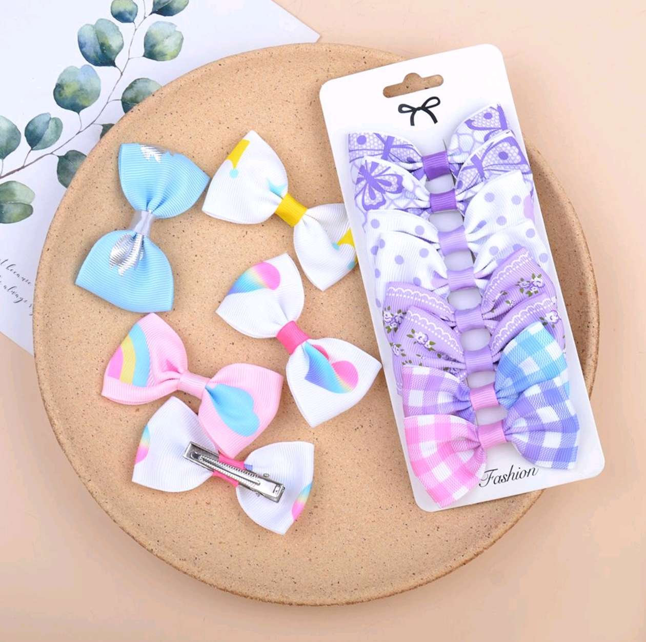 Korean-style sweet girl headwear and hair accessory set: Simple and fashionable hair clips, hair bands, and other hair accessories. One-click matching of hair care accessories Application Scenario