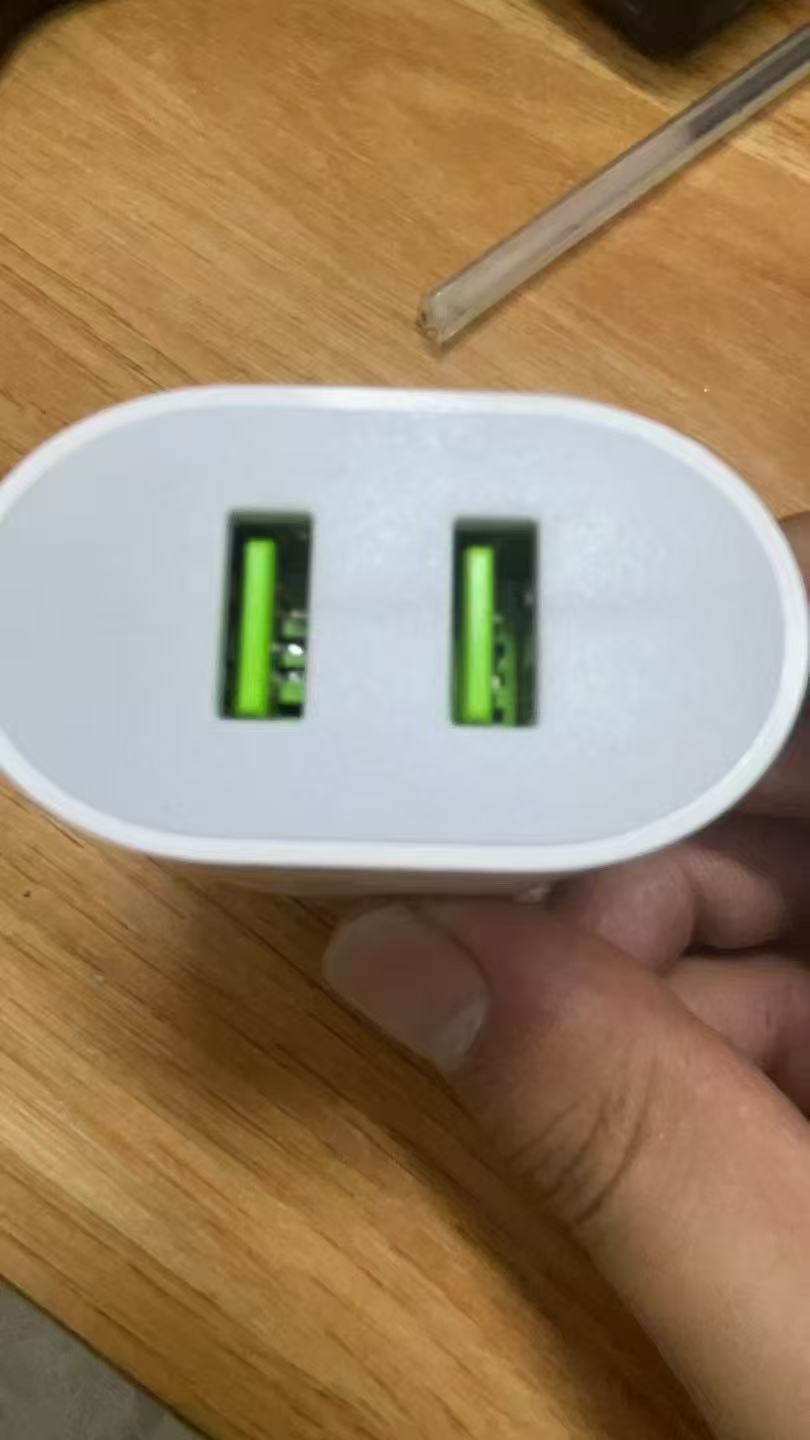 The fast charger head with European and Korean standard plugs is suitable for mobile phones details Picture