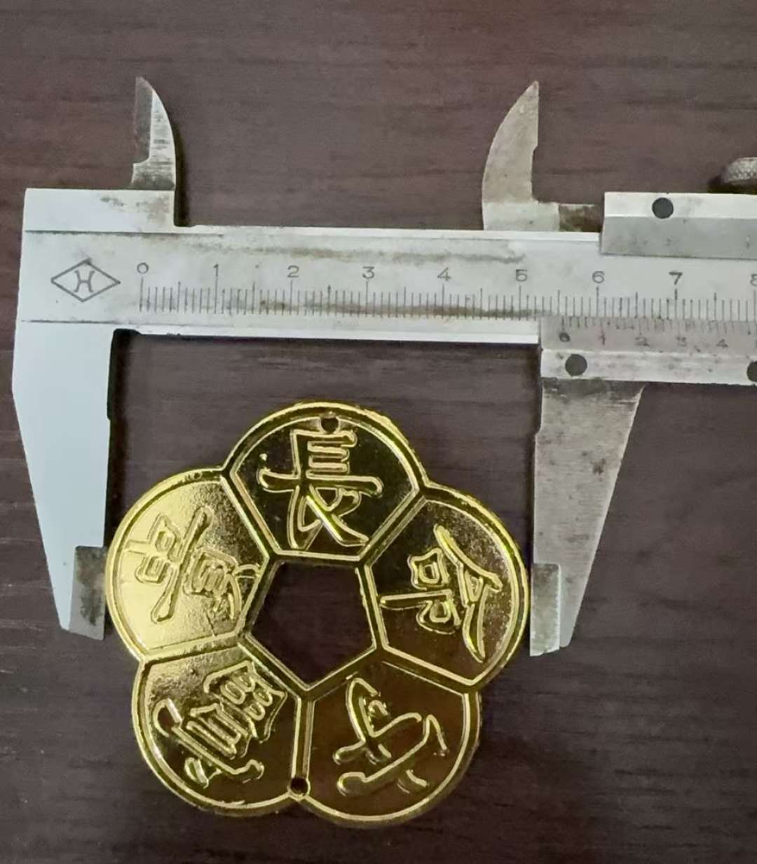 سبائك YiWu Lang ليندسي الحرف اليدوية تبيع قطع نحاسية إضافية تدفع ChangMingFuGui يحرس البرقوق الطلاء سبائك ذهبية غيارها المواد المبادلة بواحدة detail image 5