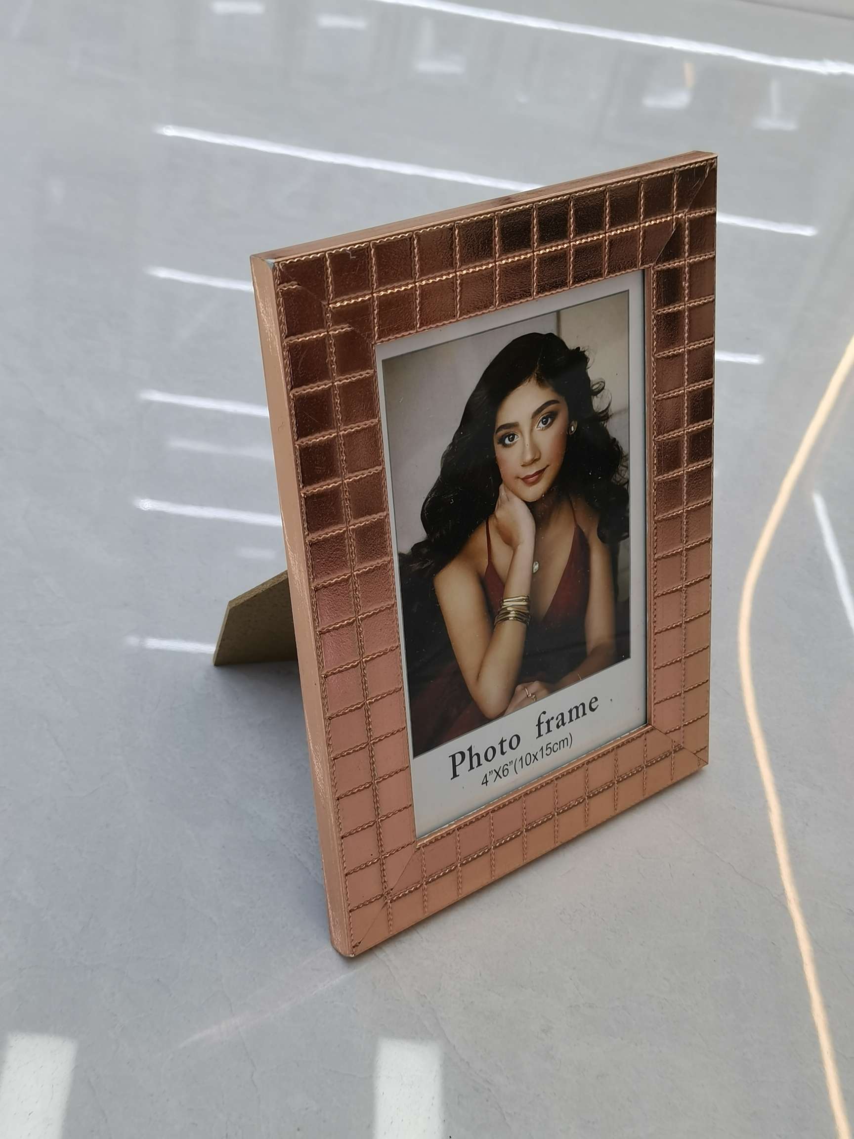 复古画框木制相框翻盖设计 家饰装饰框架摆台展示 相框摆设艺术品收藏展示架相框摆台相框摆台木制相框复古画框相框，亮色相框细节图