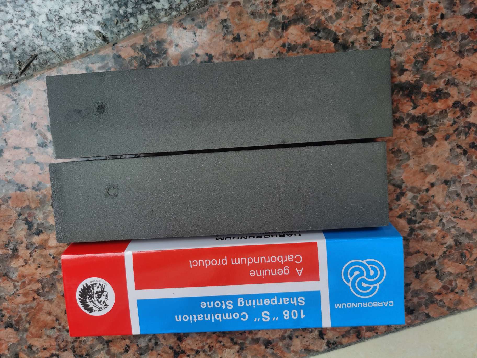 Five Tigers Oilstone plastic box pure black silicon carbide whetstone detail image 4