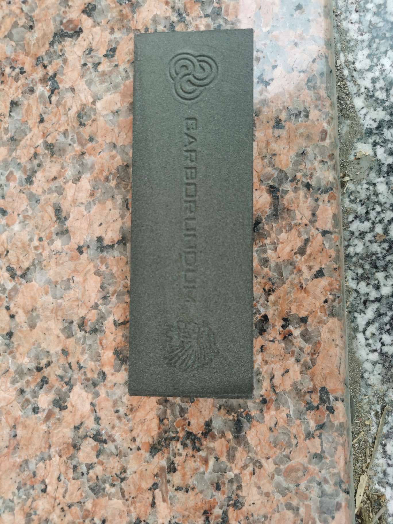 Five Tigers Oilstone plastic box pure black silicon carbide whetstone detail image 3