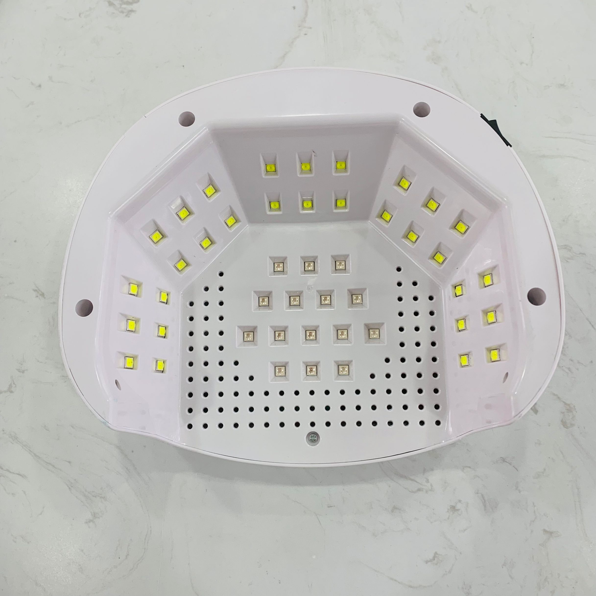 The new 248W high-power battery-powered nail lamp, nail baking lamp and therapy lamp feature a large-capacity battery for long battery life Application Scenario