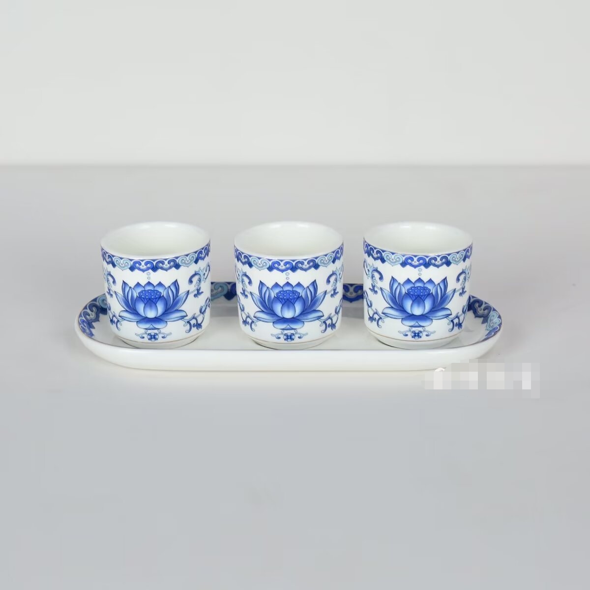 Blue and white ceramic sleeve cup, ceramic cup