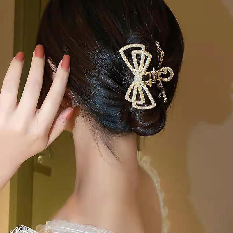 Korean version water diamond bow hair clip, bun hair clip, adult diamond-encruted ponytail clip, claw clip, pearl shark clip, new women's style Specification image