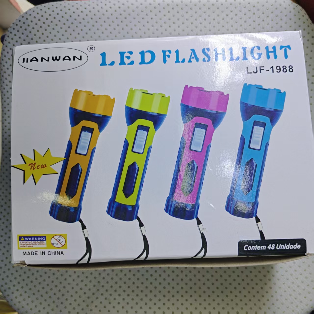 塑料手电筒 发光玩具 方便携带挂绳小手电 厂家直销 LJF-1988 详情5