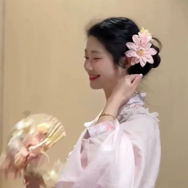 春桃粉雾 温柔粉色花朵发夹新中式盘发丸子头簪花夹子氛围感发饰