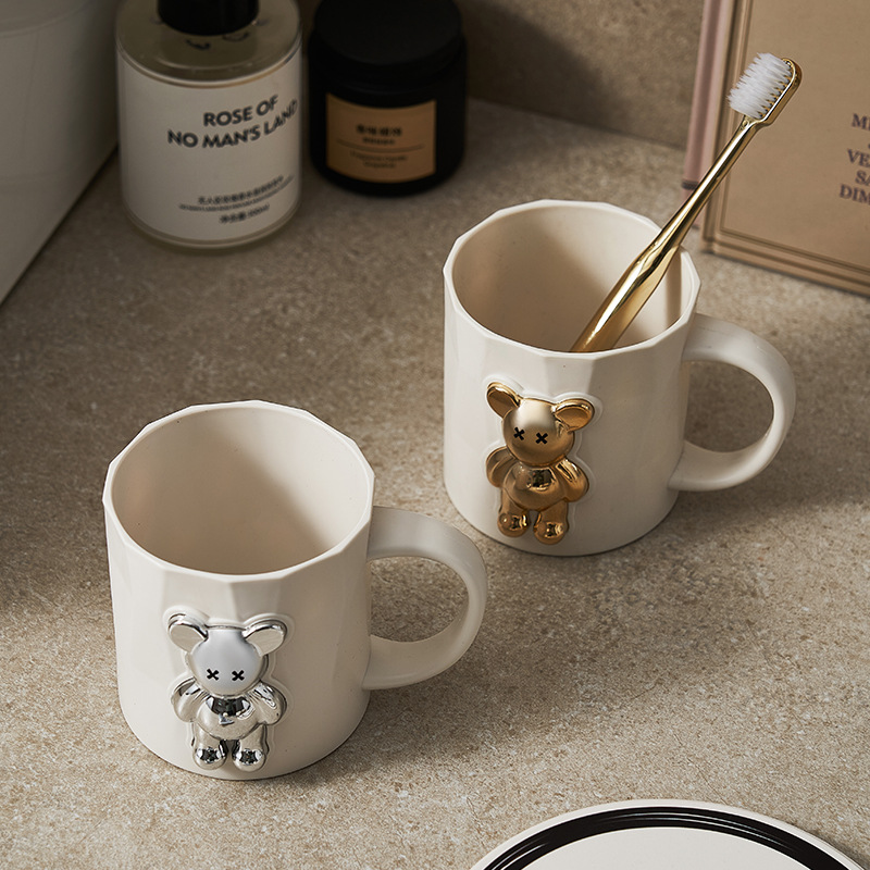 P25- Bear Mouthwash Cup, Home Simple Brushing Cup, Washbasin Cup, Children's Couple Pair, Plastic Creativity Application Scenario