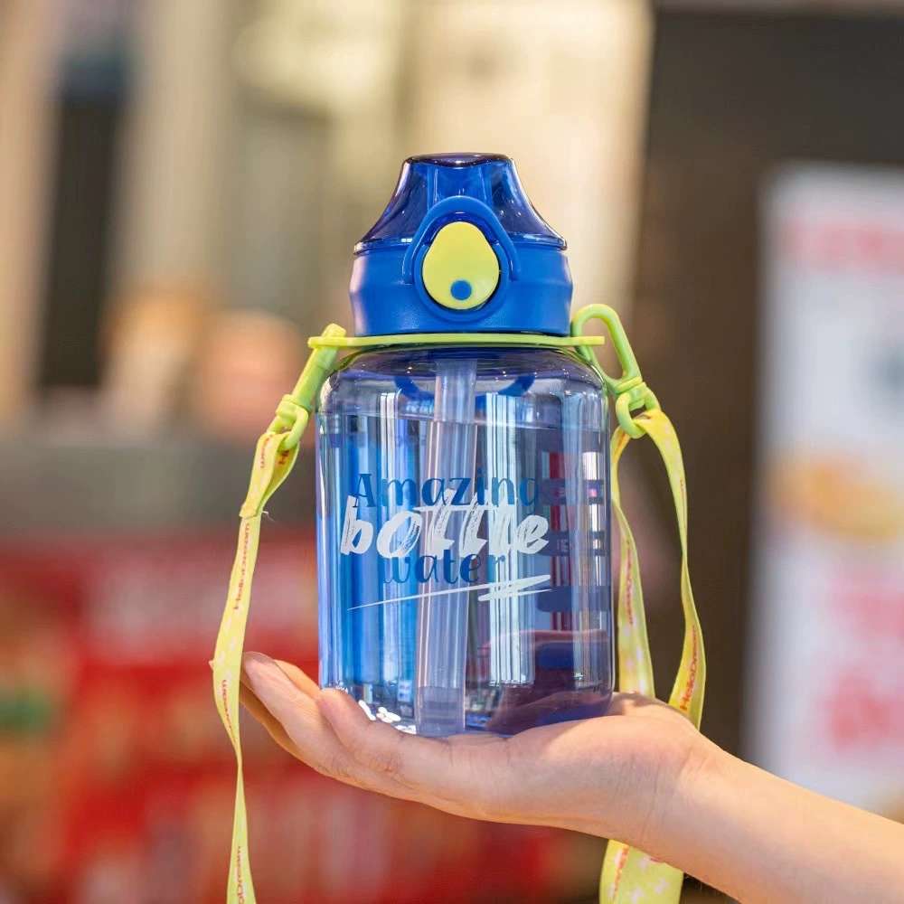 S150-TY-0935 Fitness and sports water Bottle, portable Large 700ml, high appearance level plastic cup for female students, summer Item Picture