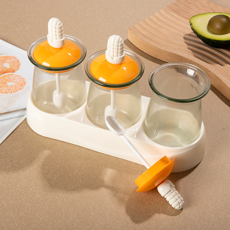 S87-SQC-7721 Kitchen glass seasoning box to make a three-style material box for household salt shaker seasoning Application Scenario