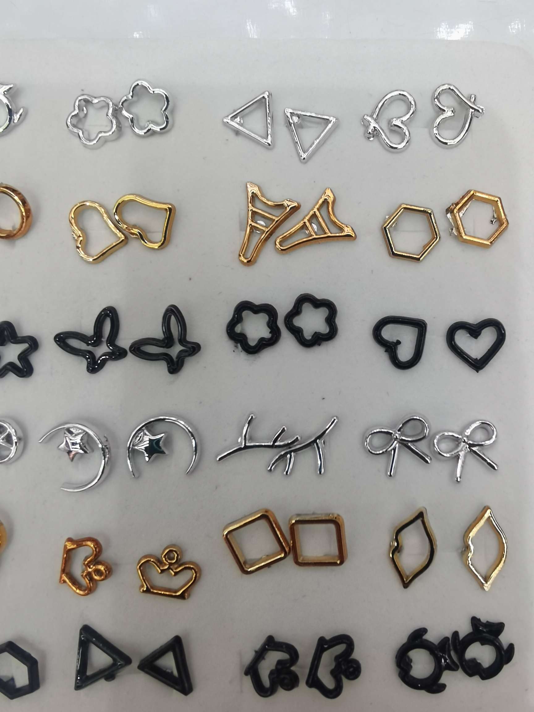 玫瑰金耳钉微镶嵌锆石耳环 精致饰品女士耳饰时尚潮流耳环款式多样耳饰品选择丰富