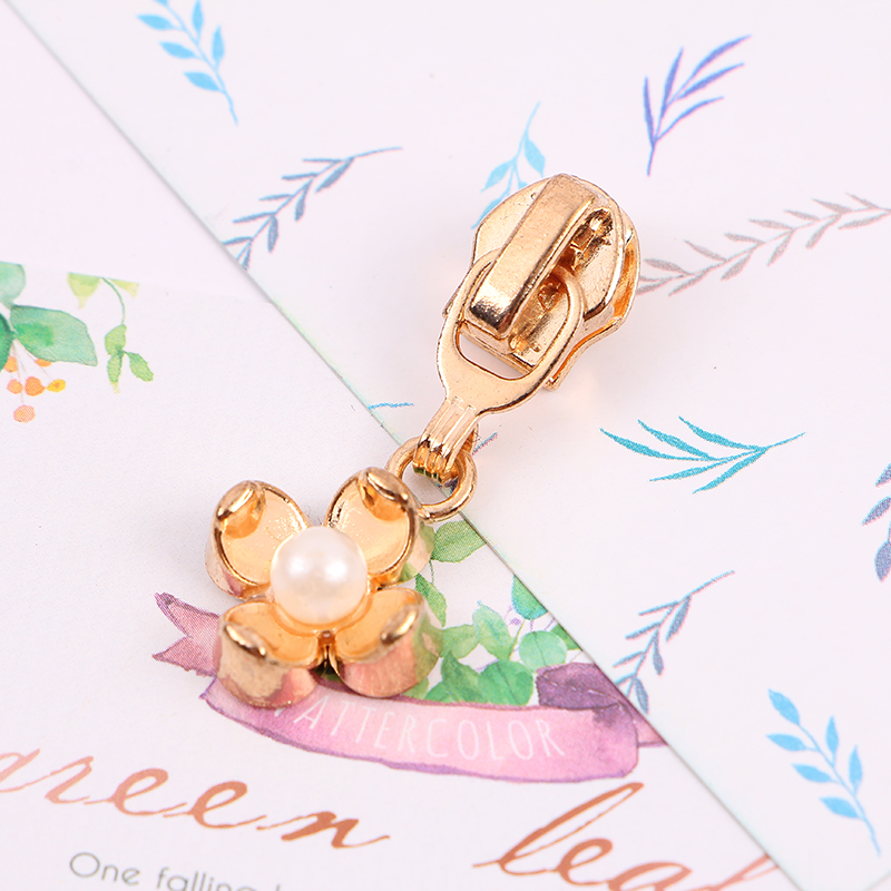 New fashionable zipper pulls, high-end metal diamond-encrusted zipper pulls, pull-down pieces, custom-made zipper pulls for bags and clothing Specification image