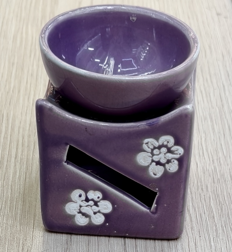一件紫色小花工艺品香炉 家居摆件  节日礼品白底实物图