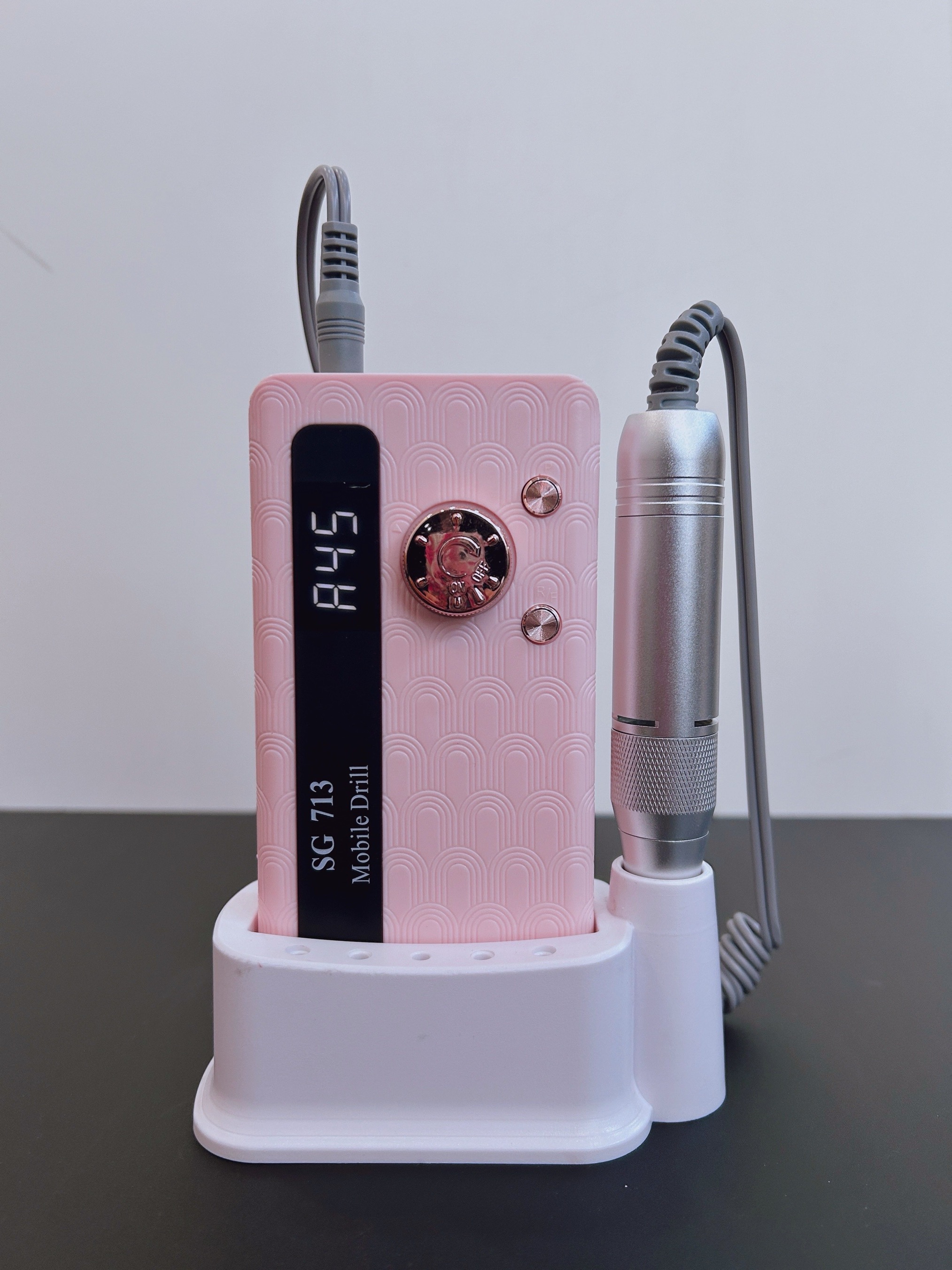 The 2025 new battery-powered nail polish polishing machine operates at 45,000 RPM and does not burn your nails Application Scenario