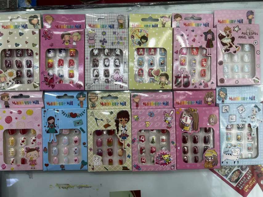 儿童穿戴式美甲成品套装 美容护肤彩妆美甲产品 甲片假指甲 美甲穿戴式指甲贴