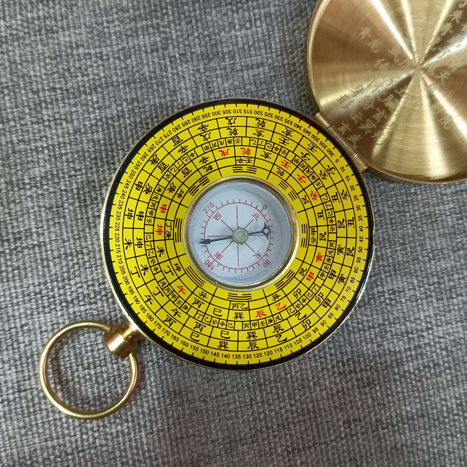 金属工艺品实物图