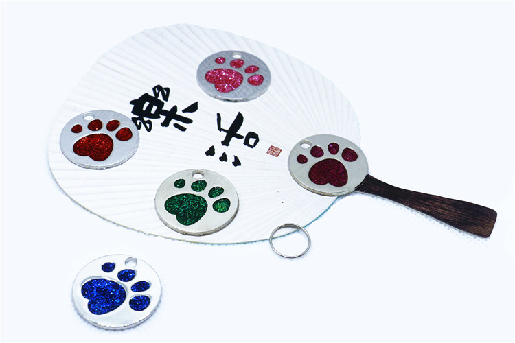 新款彩色闪粉锌合金宠物狗牌 猫脚印滴油挂件 防丢身份牌项圈挂件吊坠详情4