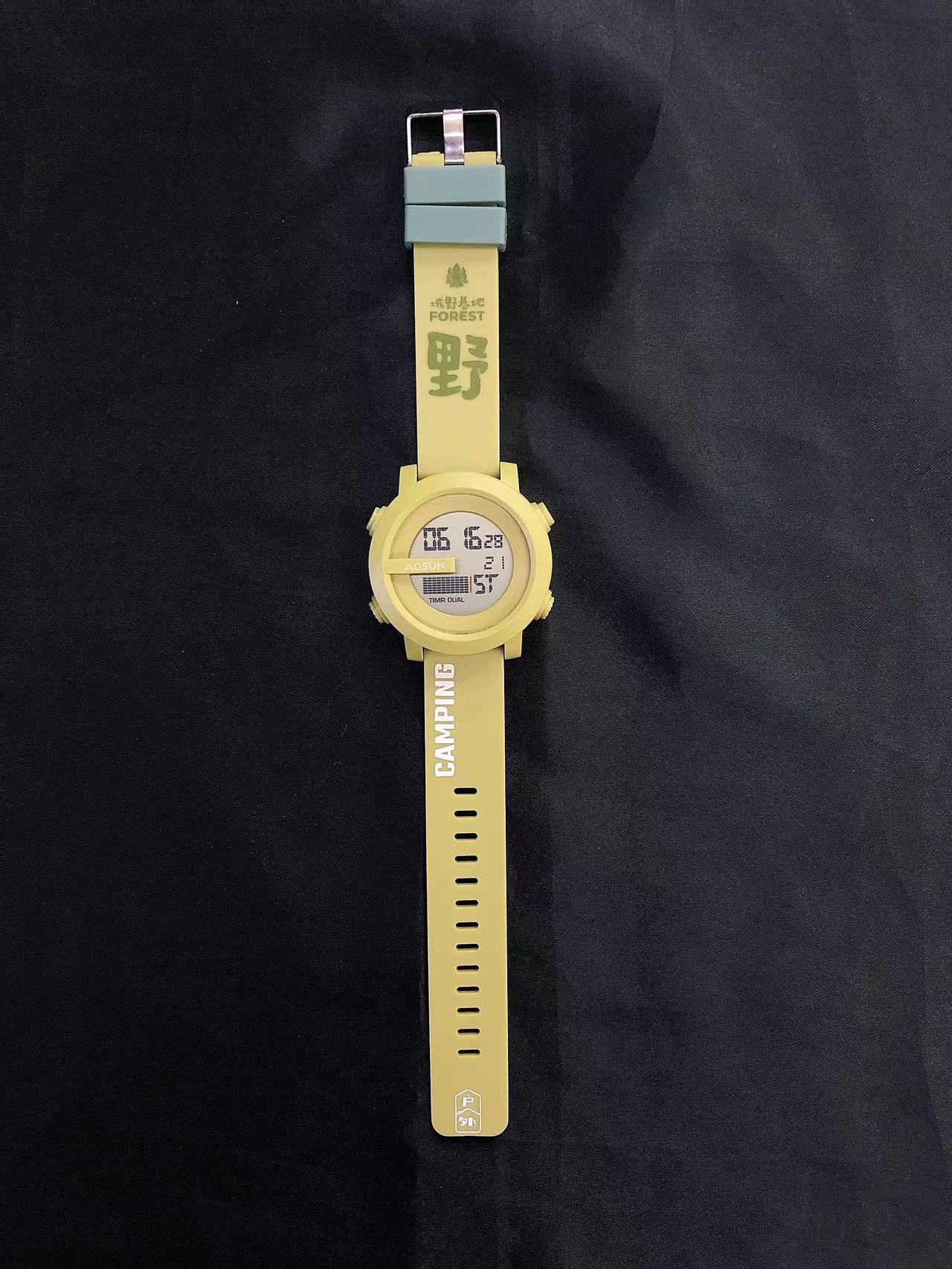 The new watch is a compact and stylish electronic watch for junior and senior high school students with a high level of appearance. It is suitable for students to take exams and has multiple functions Specification image