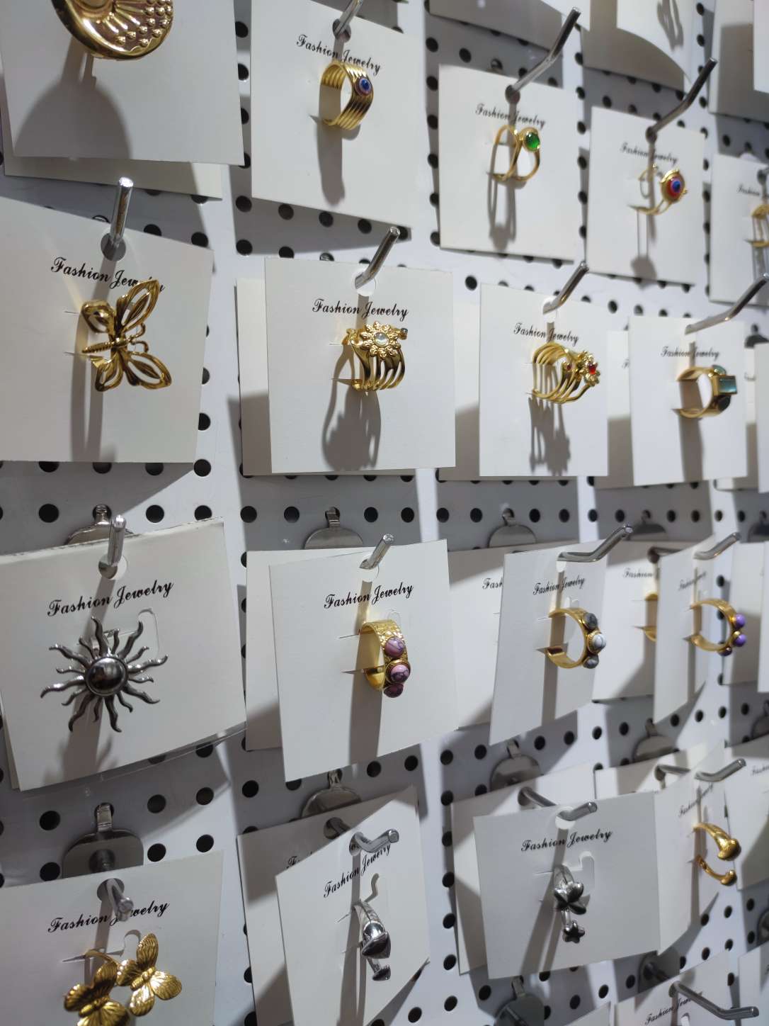 钛钢饰品，美观大方，颜色持久，价格便宜钛钢戒指