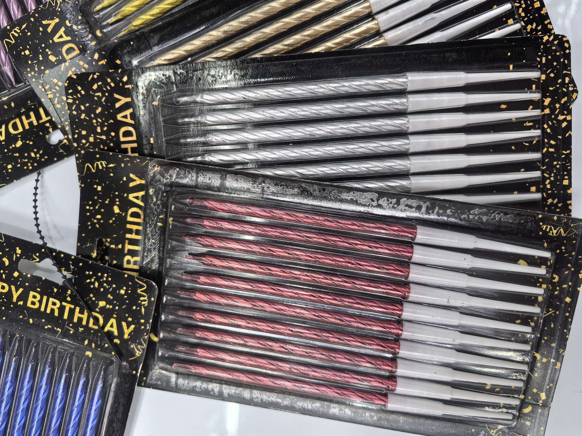 主题生日蜡烛节庆用品 纸流苏装饰礼盒 节日用品礼盒文化氛围布置细节图