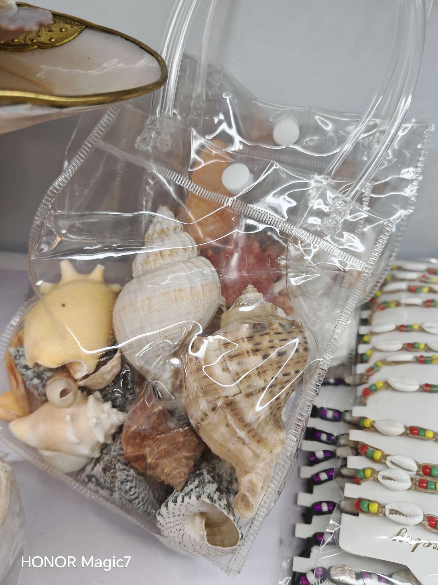 Natural shells, conch shells, creative gifts and handicrafts, coral decorations, old knots, pipes, mother-of-pearl designs, pearl chains, handicrafts, gifts and collectibles, shells, conch shells, natural pearl chains details Picture