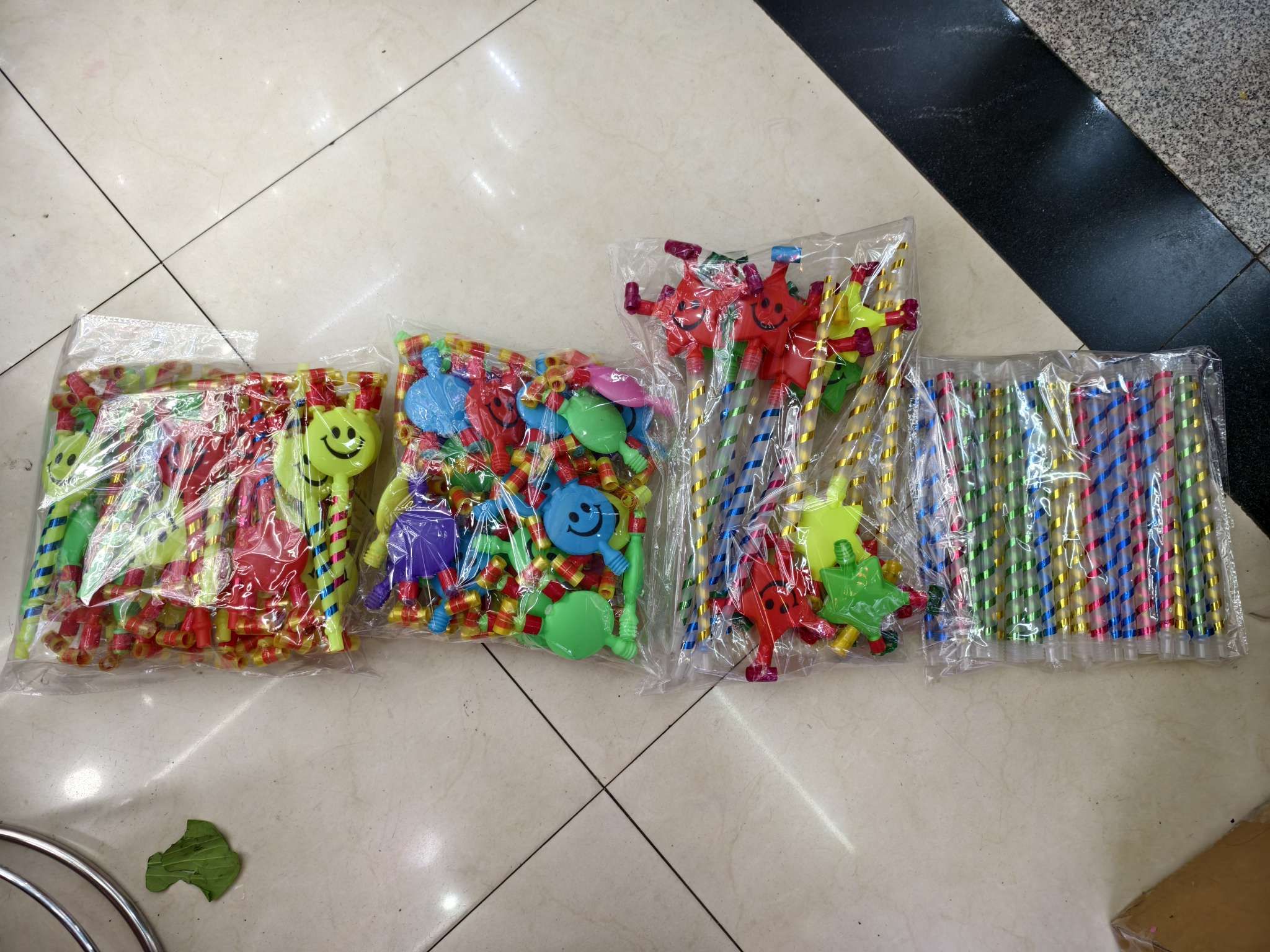 吹龙玩具小孩玩具地摊货六一儿童节玩具白底实物图