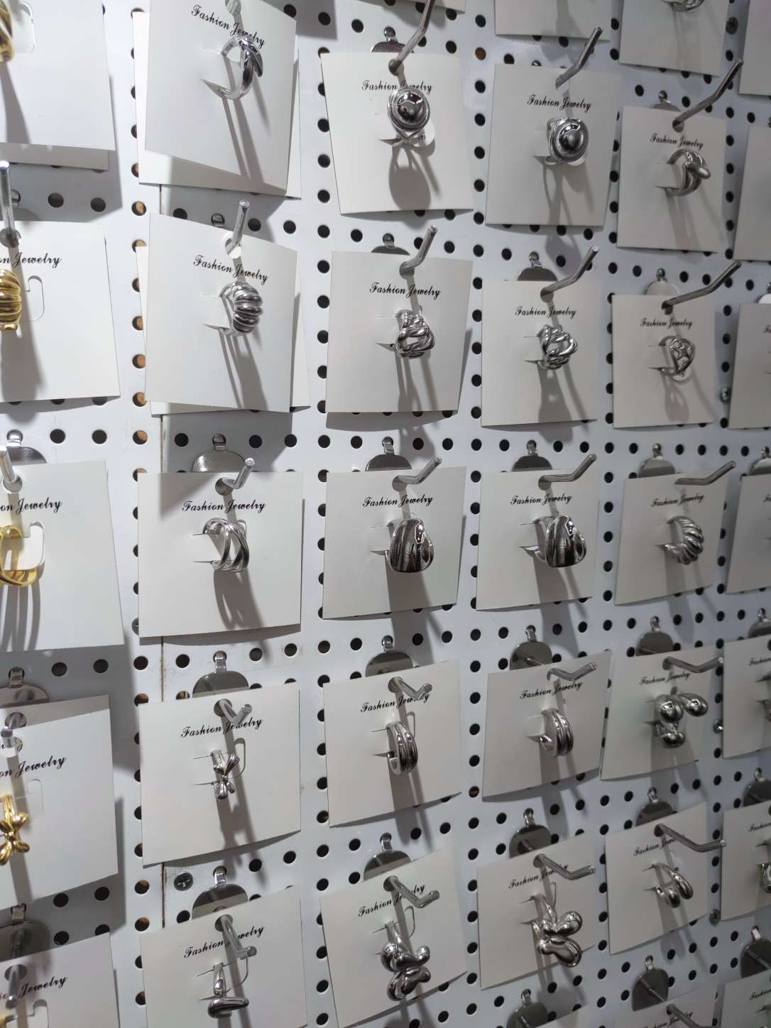 钛钢饰品，美观大方，颜色持久，价格便宜钛钢戒指详情图2