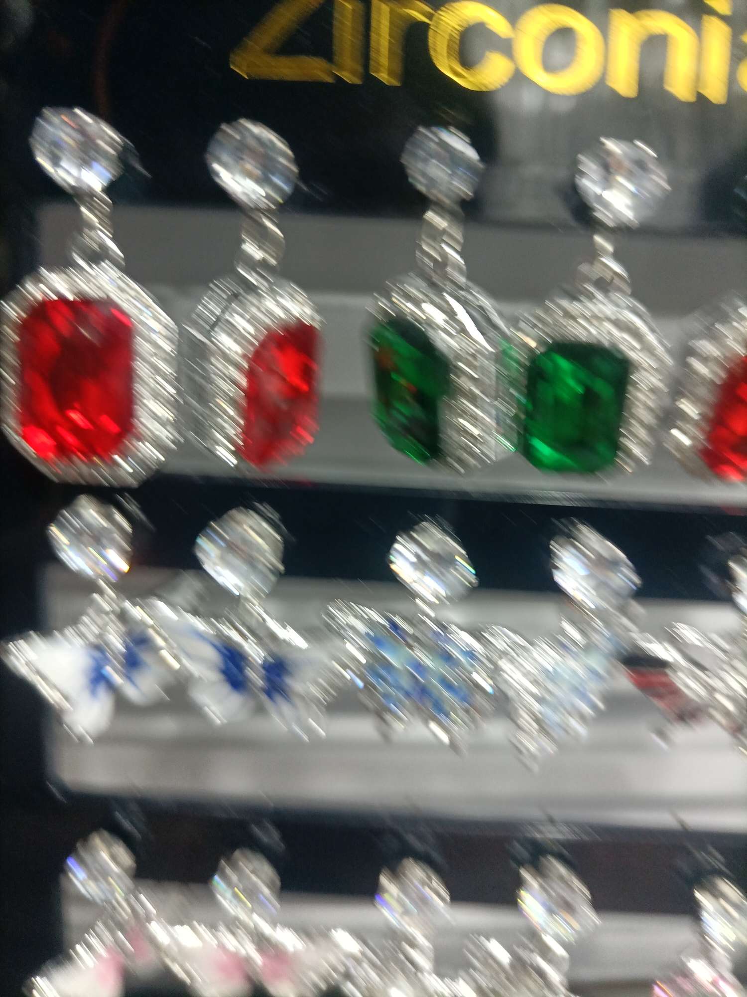 美好饰品代理加盟 配饰饰品代理加盟 岫玉手链 不休钢耳钉 藏饰复古风格 手串配饰 独特设计 批发零售白底实物图