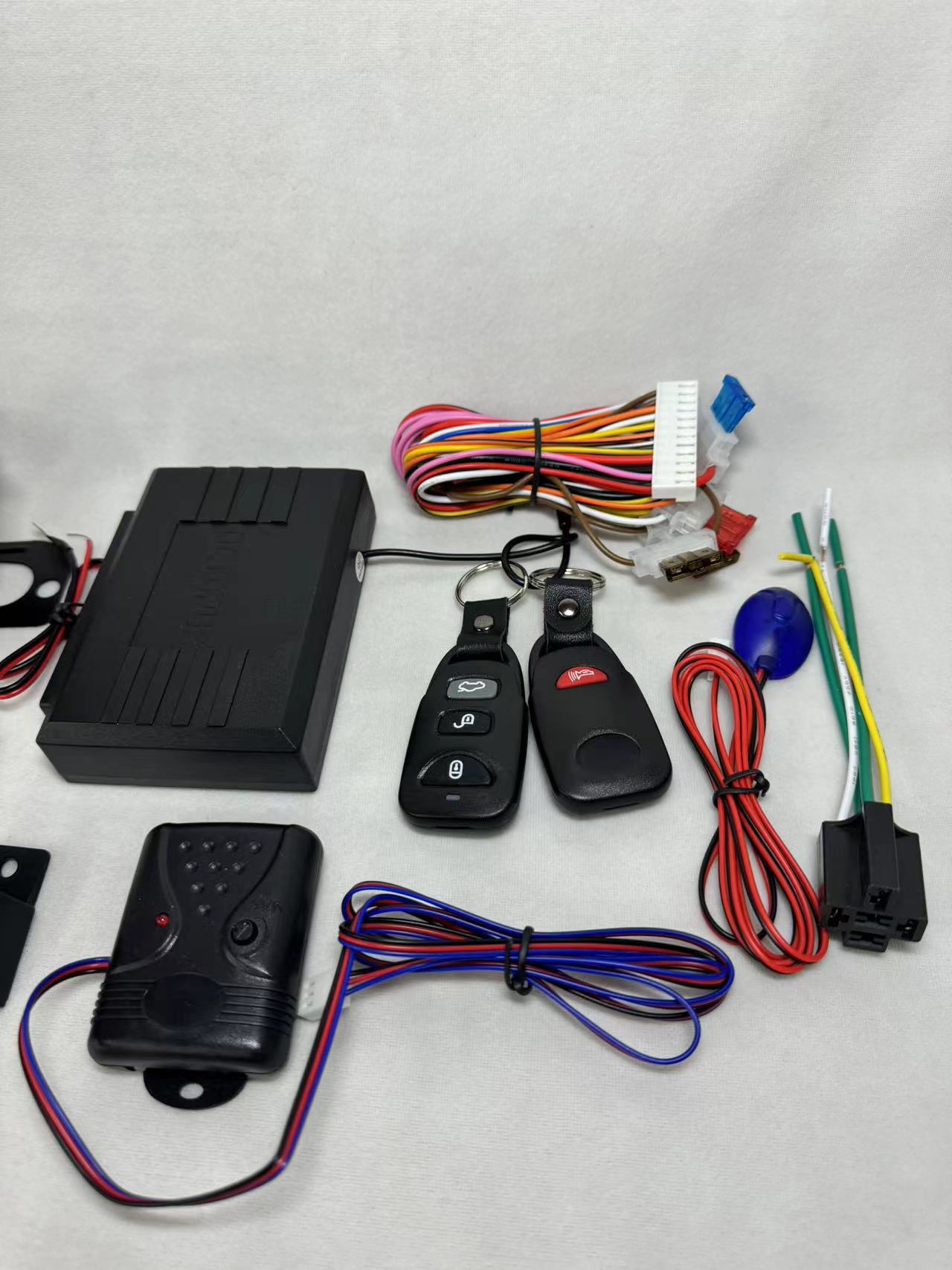 外贸市场热销款汽车用品12V汽车通用单向防盗器声光报警器批发细节图