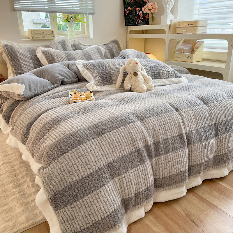 Junbao Dyeing's autumn and winter collection of rabbit fleece, Teddy fleece, light luxury blanket, moon fleece, multi-functional dyeing, four-piece set, thickened quilt, export and foreign trade customization, wholesale in stock, four-piece bed set Specification image