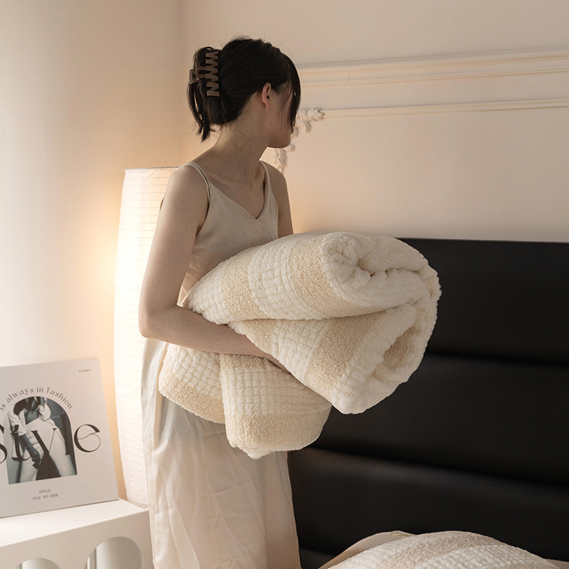 Junbao Dyeing Autumn and Winter rabbit plush Teddy plush light luxury blanket, moon plush multi-functional dyed double-layer blanket, thickened blanket, export wholesale for foreign trade, customizable blanket, worship blanket Specification image