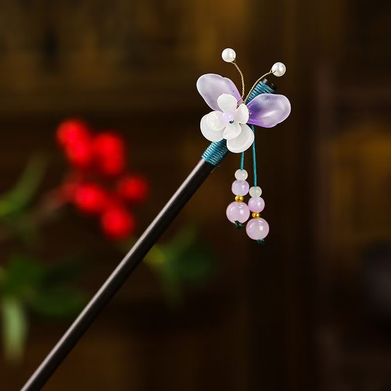 New Chinese-style hairpins, ancient-style hairpins, high-end female hairpins, wooden hairpins for walking, hairpins for going out, jade hairpins, national trend series Application Scenario