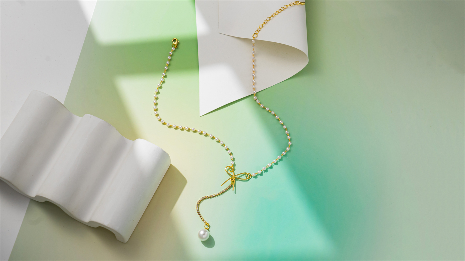 Bow pendant pearl elegant and high-end necklace pic 3