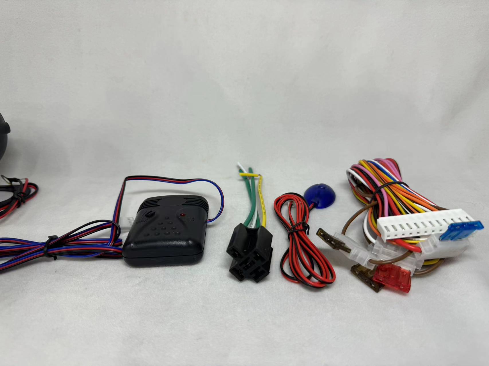 汽车防盗器实物图