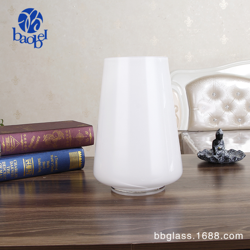 BBGLASS Baobei Glass, a white laminated glass vase, is a modern home banquet and wedding decoration item and a flower arrangement vessel Specification image
