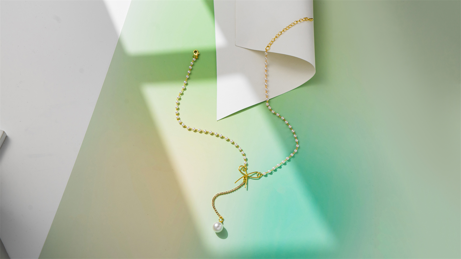 Bow pendant pearl elegant and high-end necklace pic 4