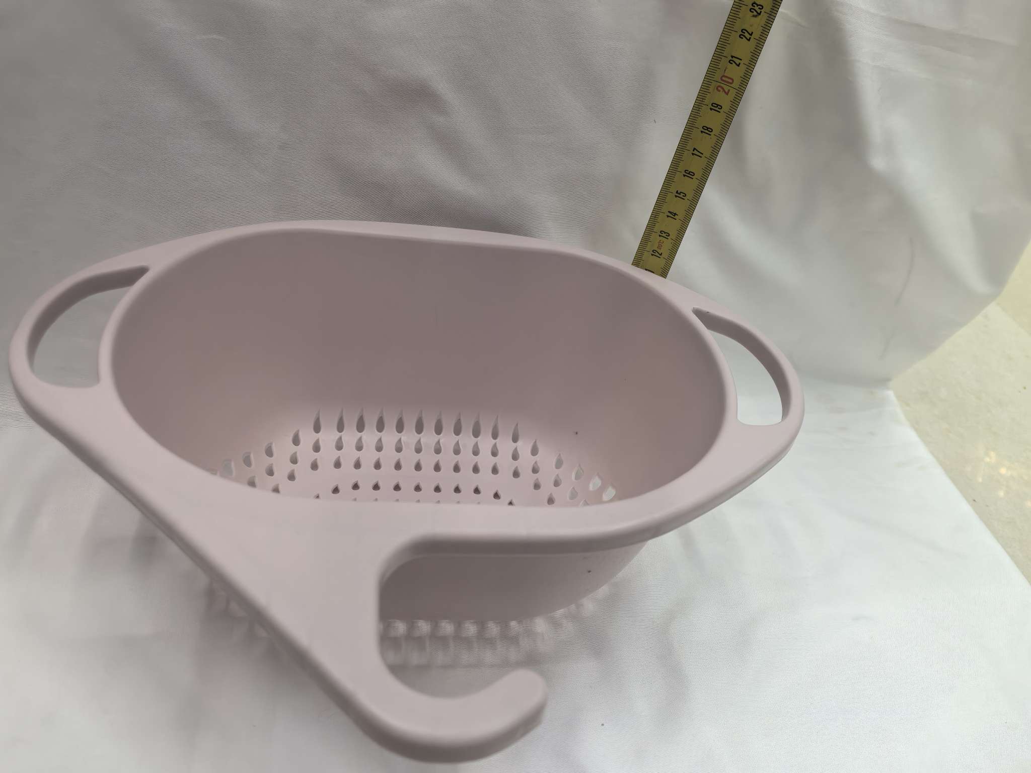 Can hang plastic basket, wash vegetables, wash fruit Item Picture