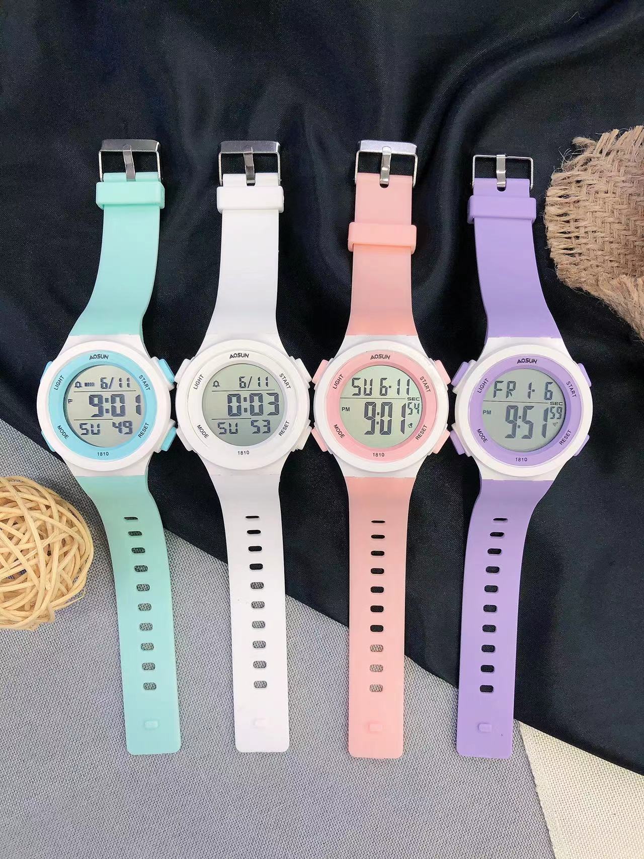 AOSUN electronic watch for junior high school girls, a small Korean-style watch with a niche ins style and a high level of appearance. It is a waterproof electronic watch