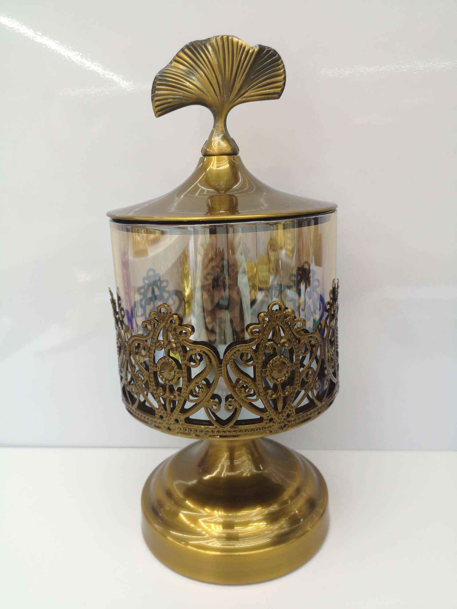 Light luxury carved high-legged snack jar, crystal glass storage plate, European-style living room coffee table, household storage and decorative items detail image 5