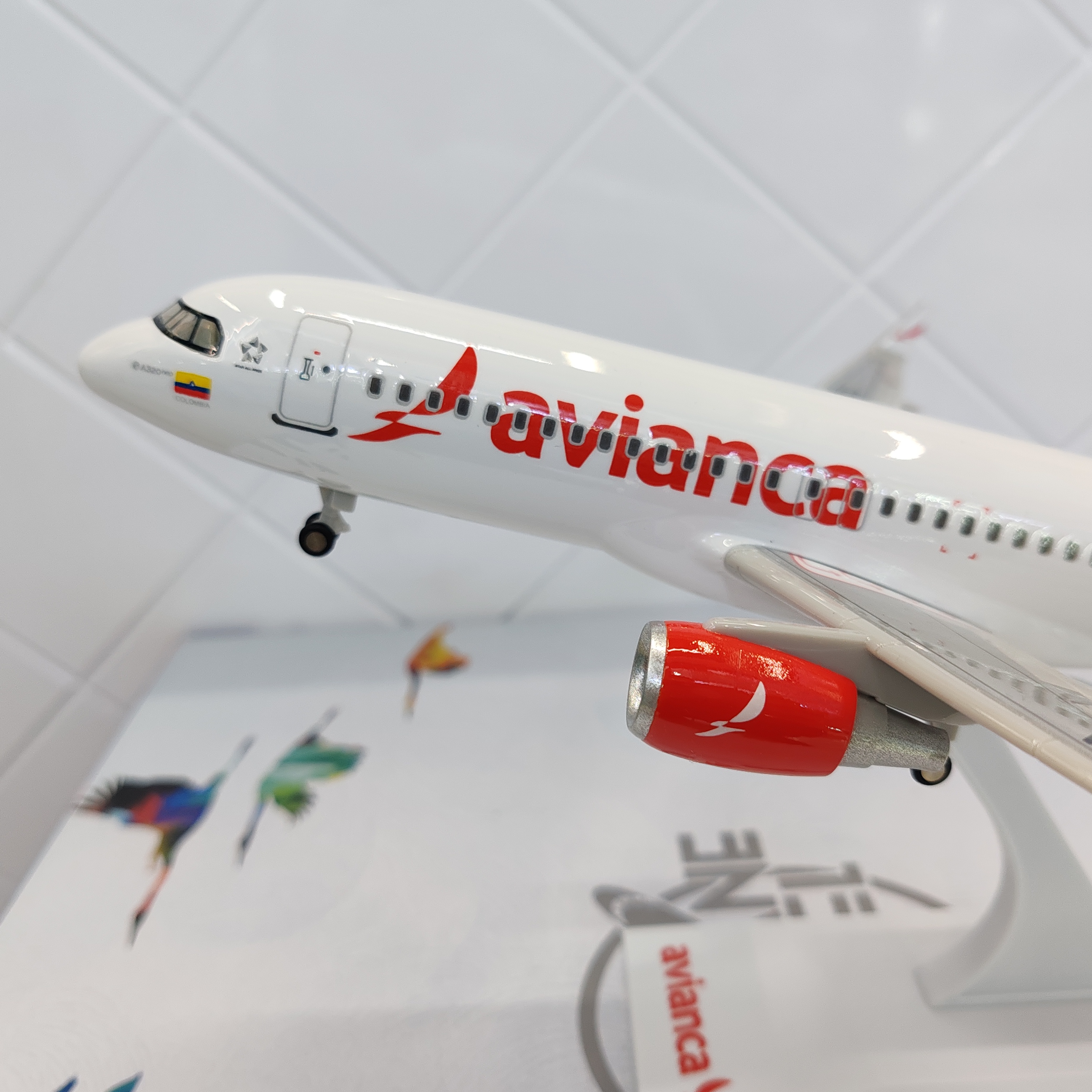 飞机模型(A320哥伦比亚Avianca航空飞机模型)仿真飞机模型 ABS飞机模型 LED声控飞机模型 航空 模型详情5
