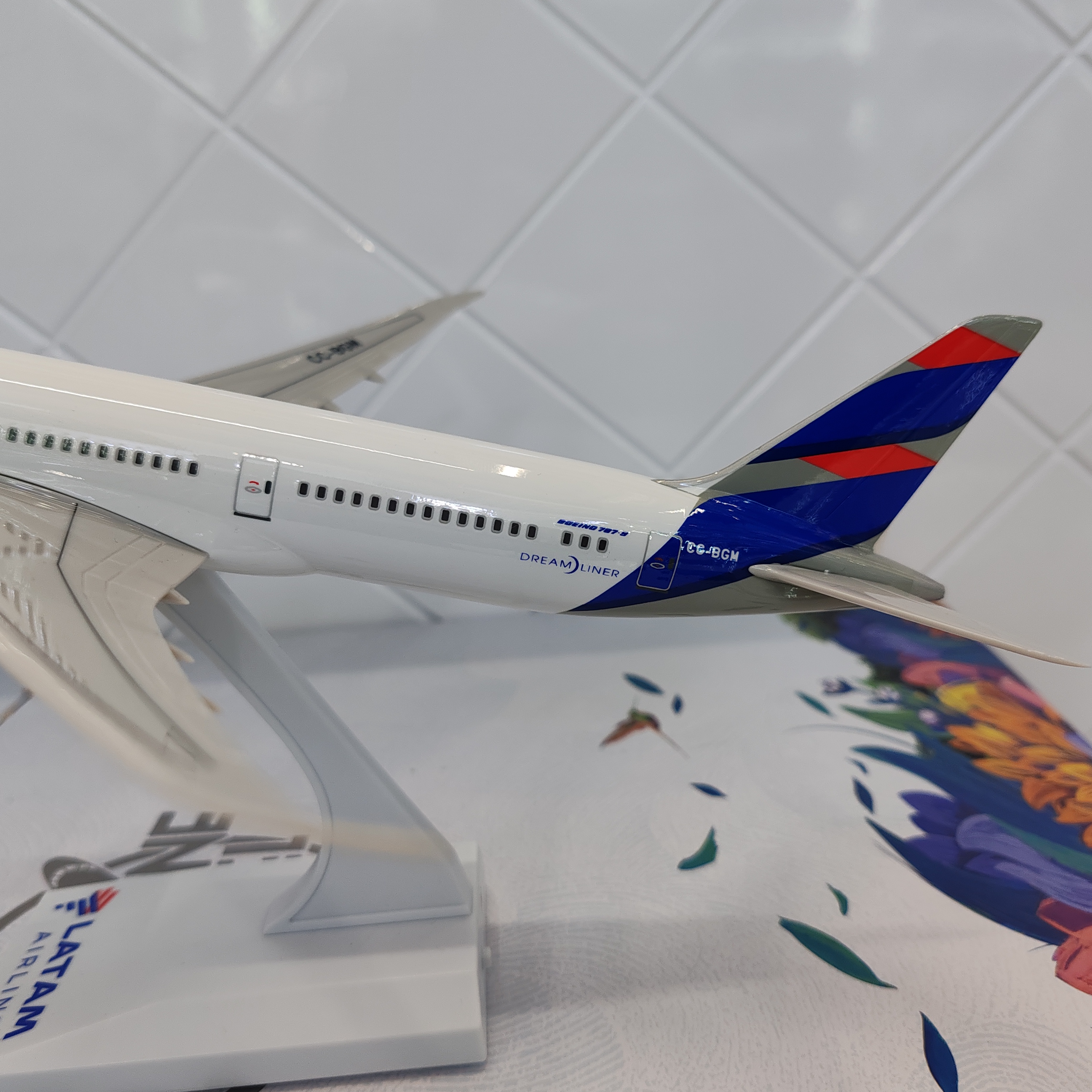 飞机模型（B787智利LATAM拉塔姆航空飞机模型）仿真飞机模型 ABS飞机模型 LED声控飞机模型 航空 模型详情6
