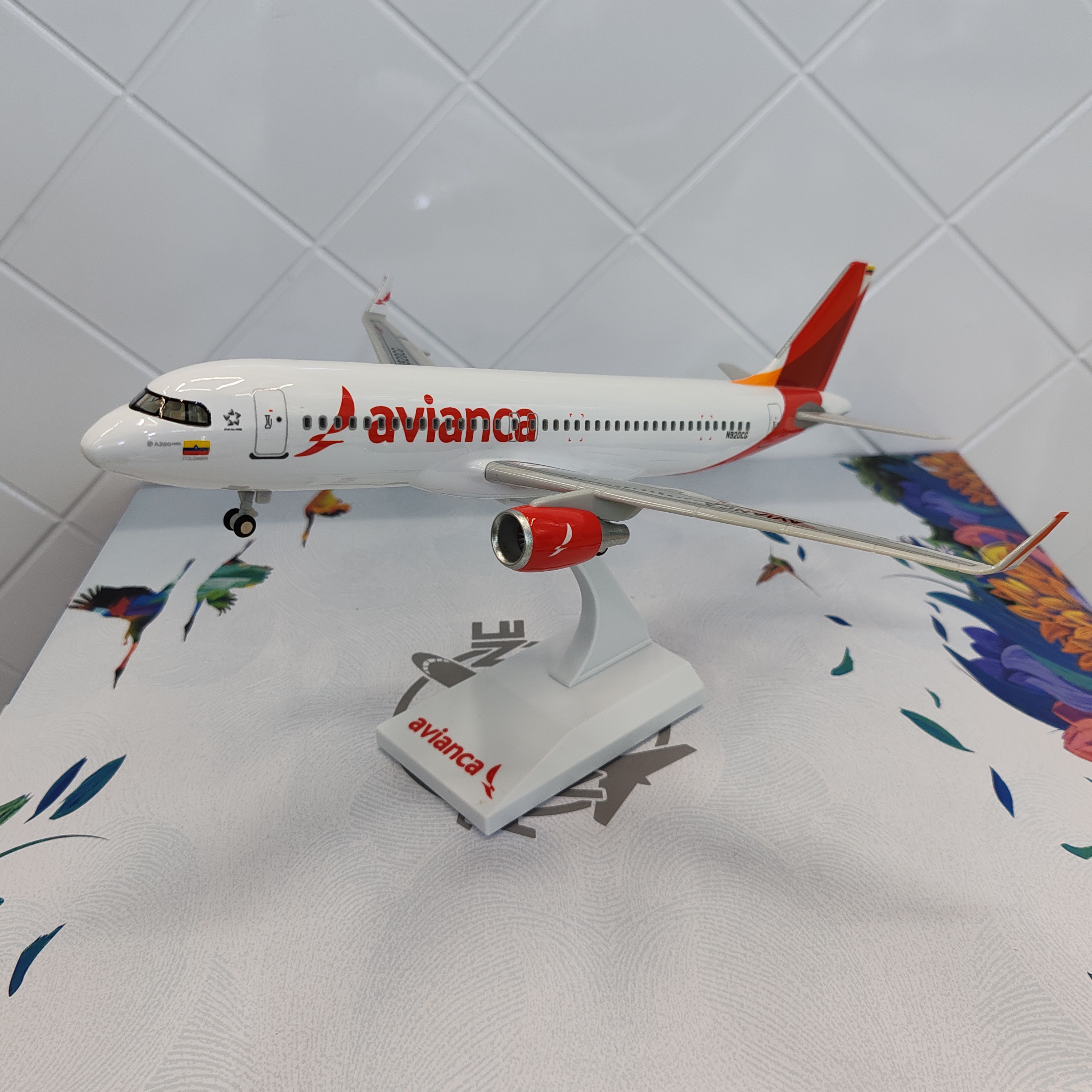 飞机模型(A320哥伦比亚Avianca航空飞机模型)仿真飞机模型 ABS飞机模型 LED声控飞机模型 航空 模型详情3