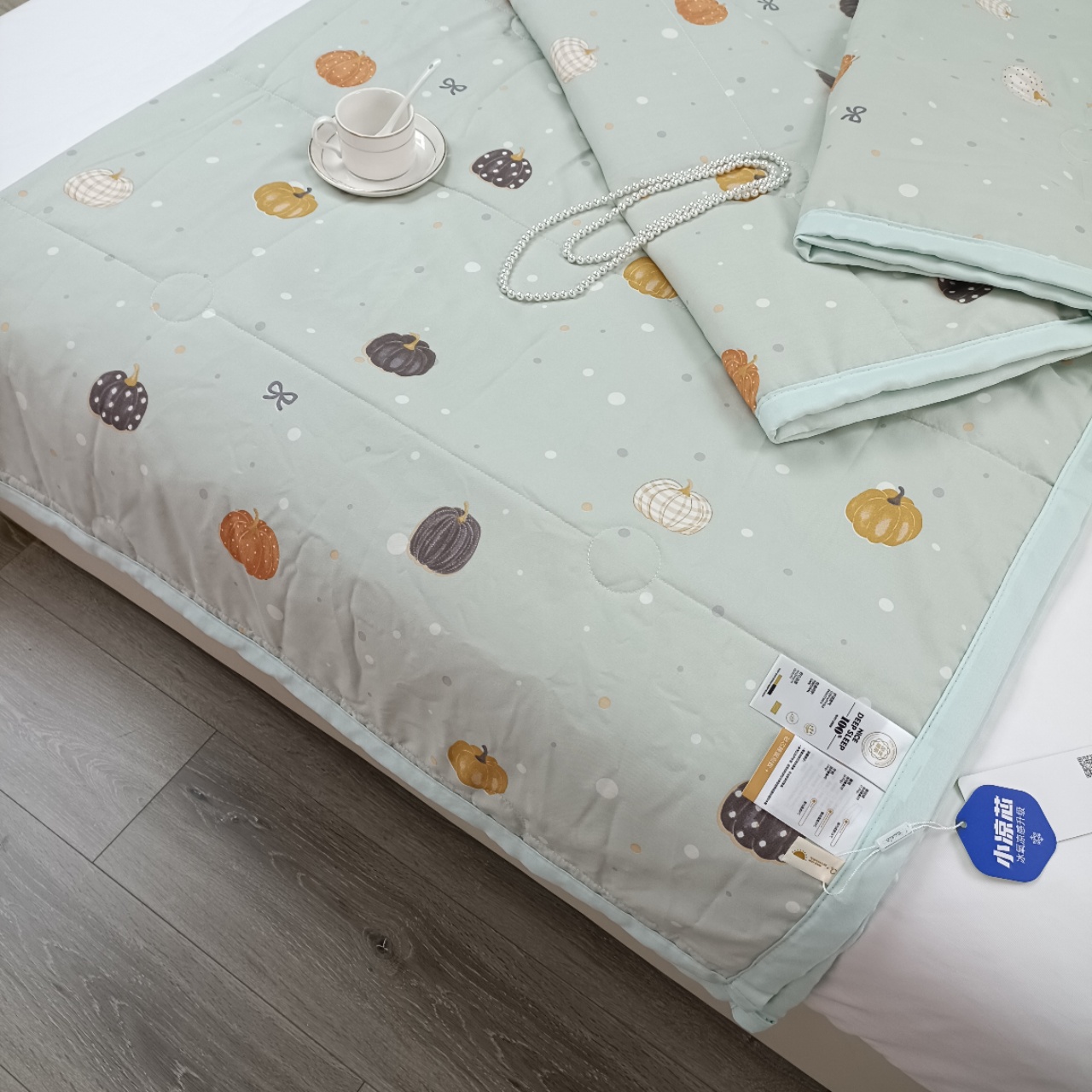 The 2025 new milk print phone summer quilt is fresh and cute. A large quantity of summer cooling quilts and air-conditioned quilts are in stock for export pic 4