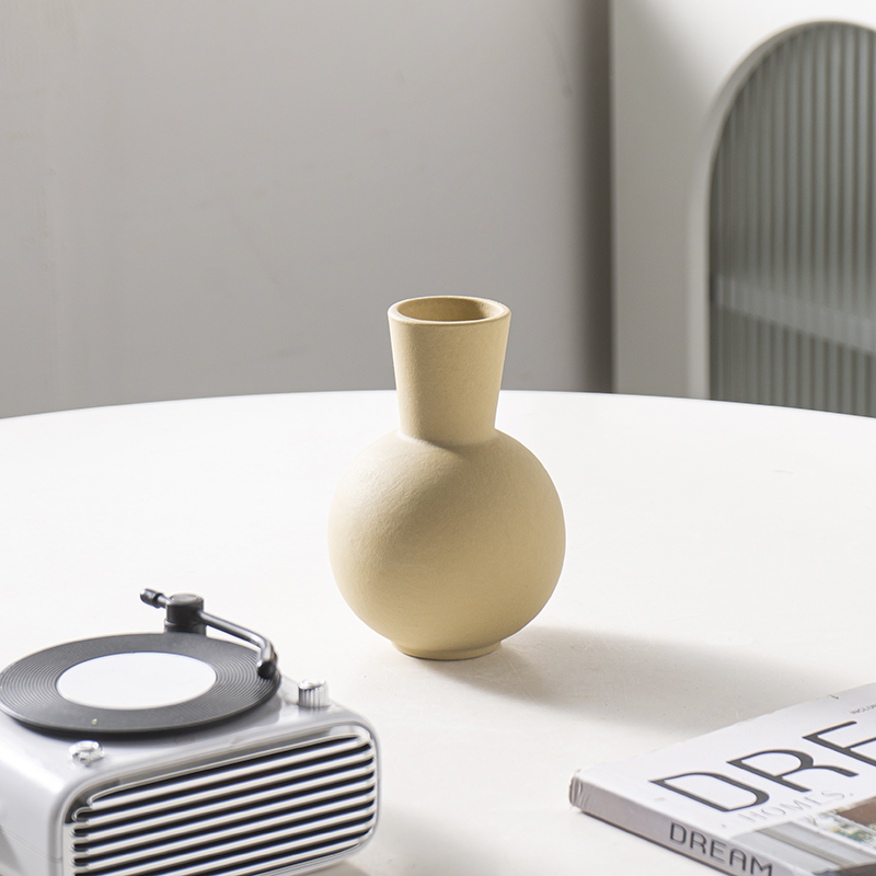 陶瓷/陶瓷工艺/陶瓷劲物工艺品/暴力熊/日用陶瓷白底实物图