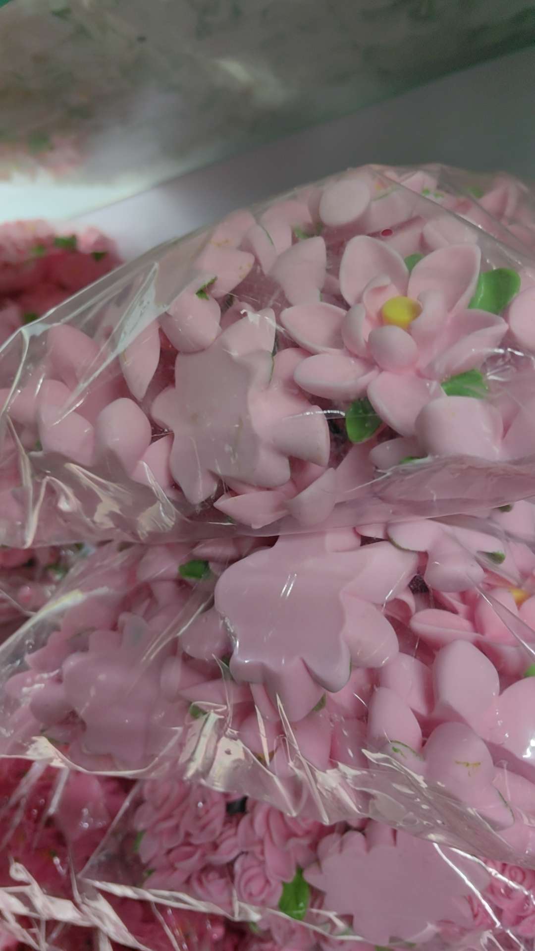 Large resin flower