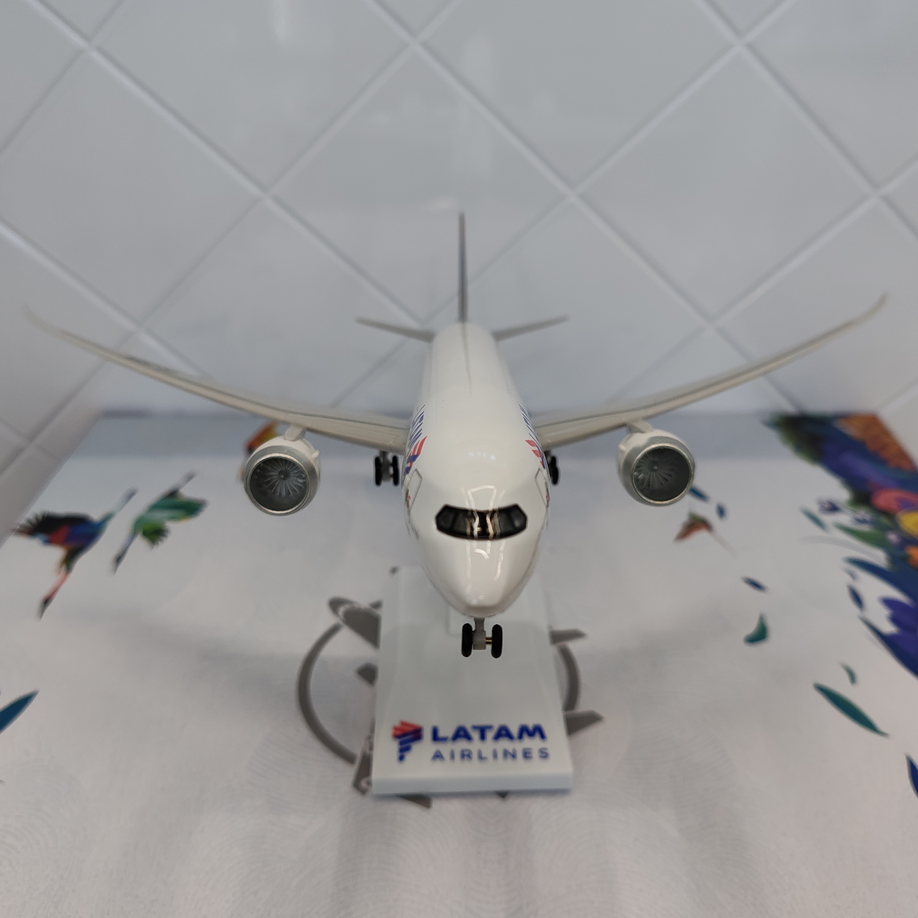 飞机模型（B787智利LATAM拉塔姆航空飞机模型）仿真飞机模型 ABS飞机模型 LED声控飞机模型 航空 模型详情7