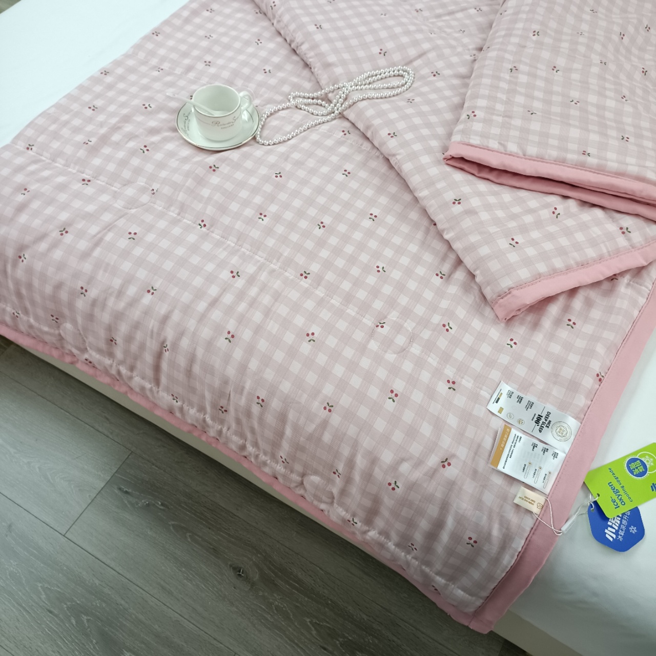 The 2025 new milk print phone summer quilt is fresh and cute. A large quantity of summer cooling quilts and air-conditioned quilts are in stock for export pic 5
