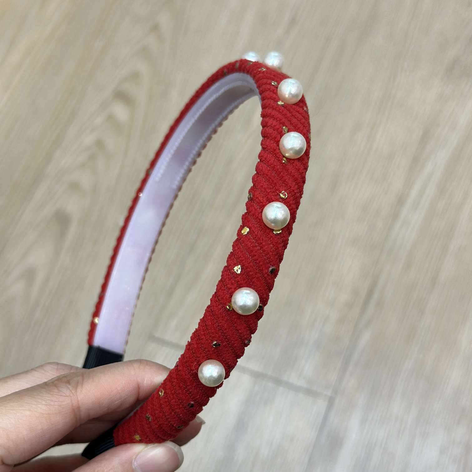 Fashionable pearl hair band for women, gold dot twill texture, high-end headwear, hair accessories, hair care accessories, new style hair band detail image 6