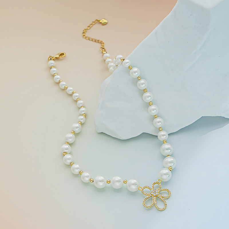 A high-end and niche necklace with floral pearls Specification image
