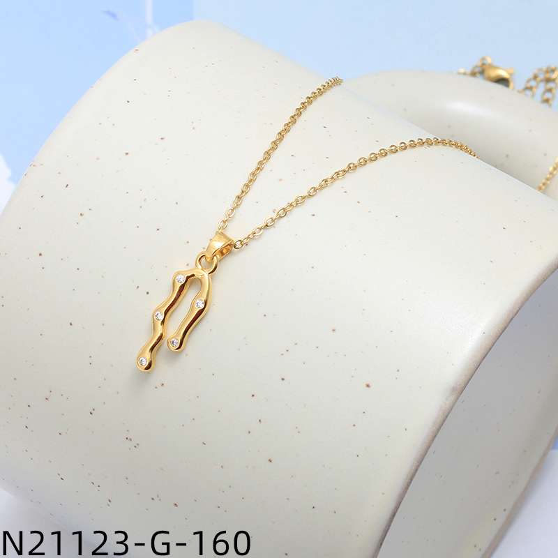 Middle Eastern steel necklaces, jade and gold pendants, stainless steel exquisite pendants, personalized and fashionable jewelry masterpieces details Picture